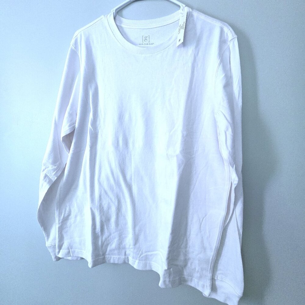 NWT George White Long-Sleeved T-Shirt Size M